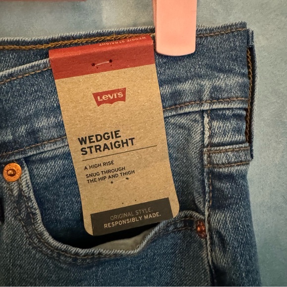 Levi's Denim - Levi’s wedgie straight high rise new with tags size 28 x 28